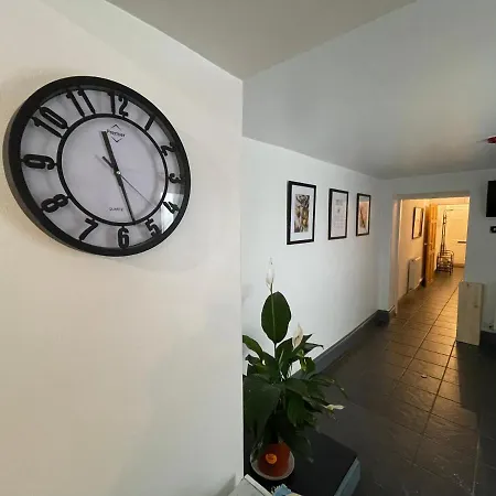 Cheerful 2 Bedroom Townhouse With Cinema Loft Pembroke Dock Exterior photo