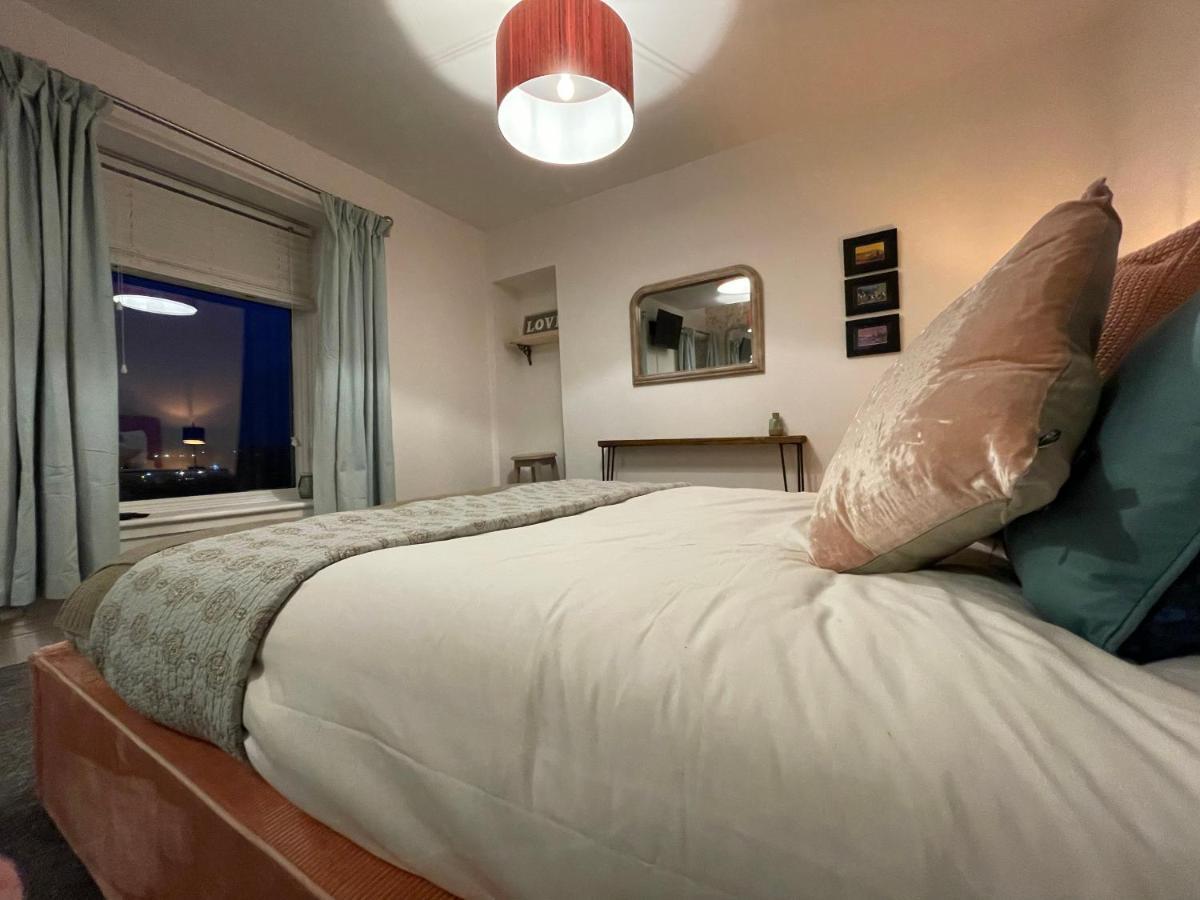 Cheerful 2 Bedroom Townhouse With Cinema Loft Holiday home *