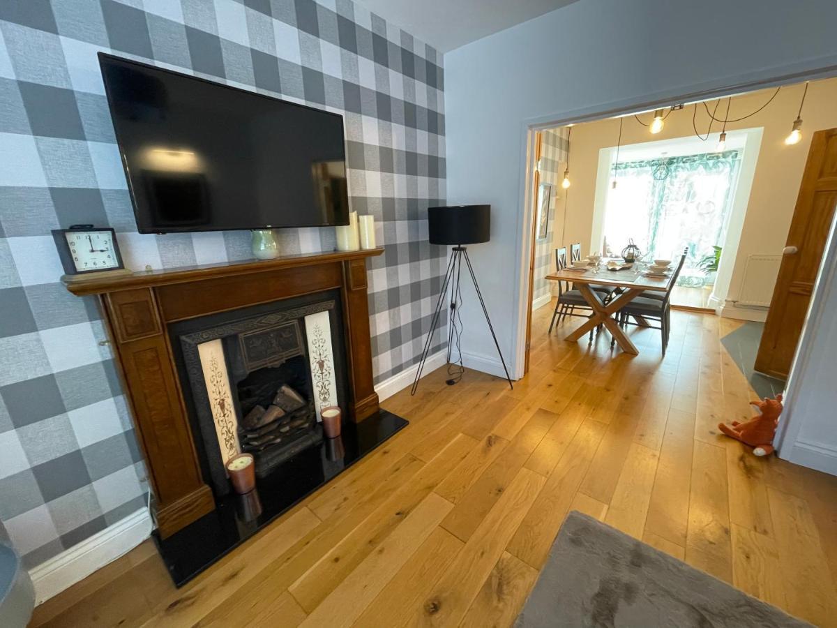 Cheerful 2 Bedroom Townhouse With Cinema Loft Holiday home