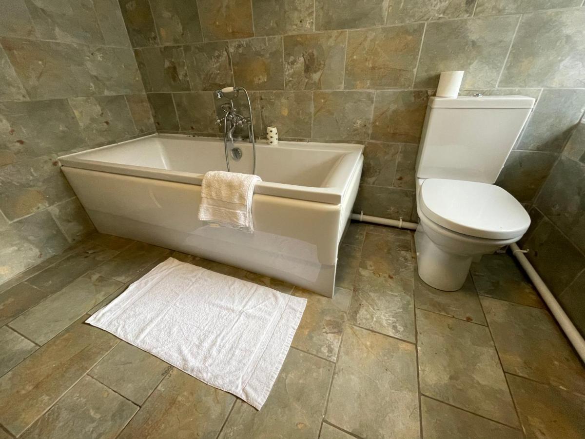 Cheerful 2 Bedroom Townhouse With Cinema Loft *