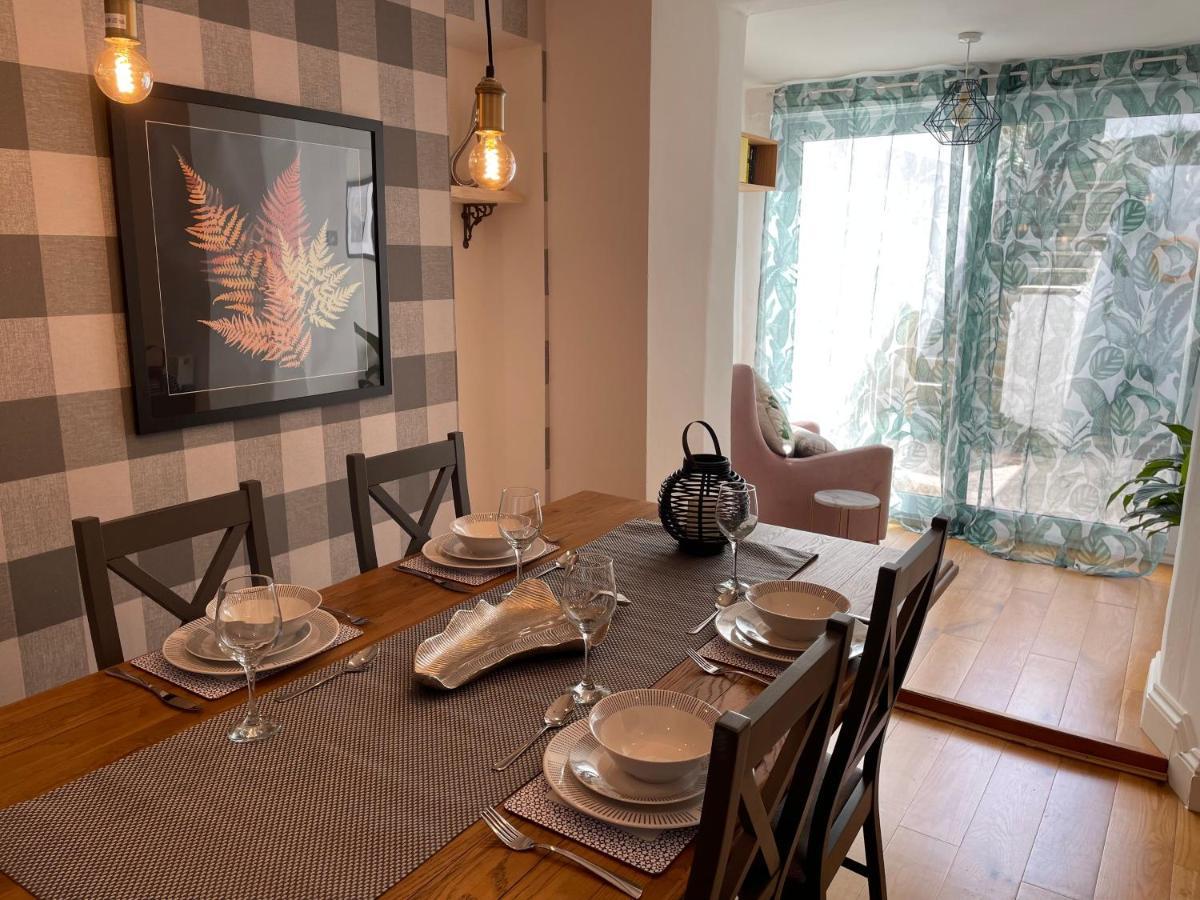 Holiday home Cheerful 2 Bedroom Townhouse With Cinema Loft Pembroke Dock