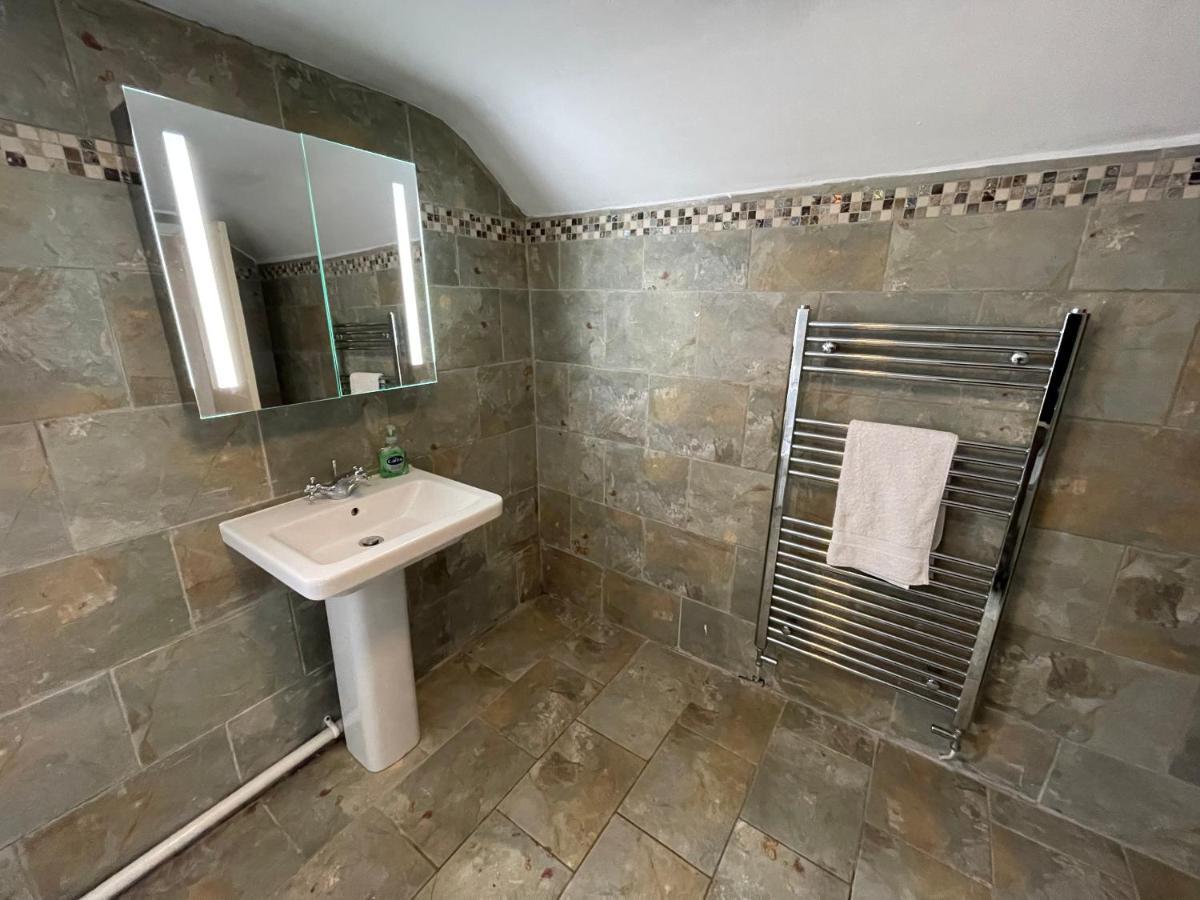 Cheerful 2 Bedroom Townhouse With Cinema Loft *