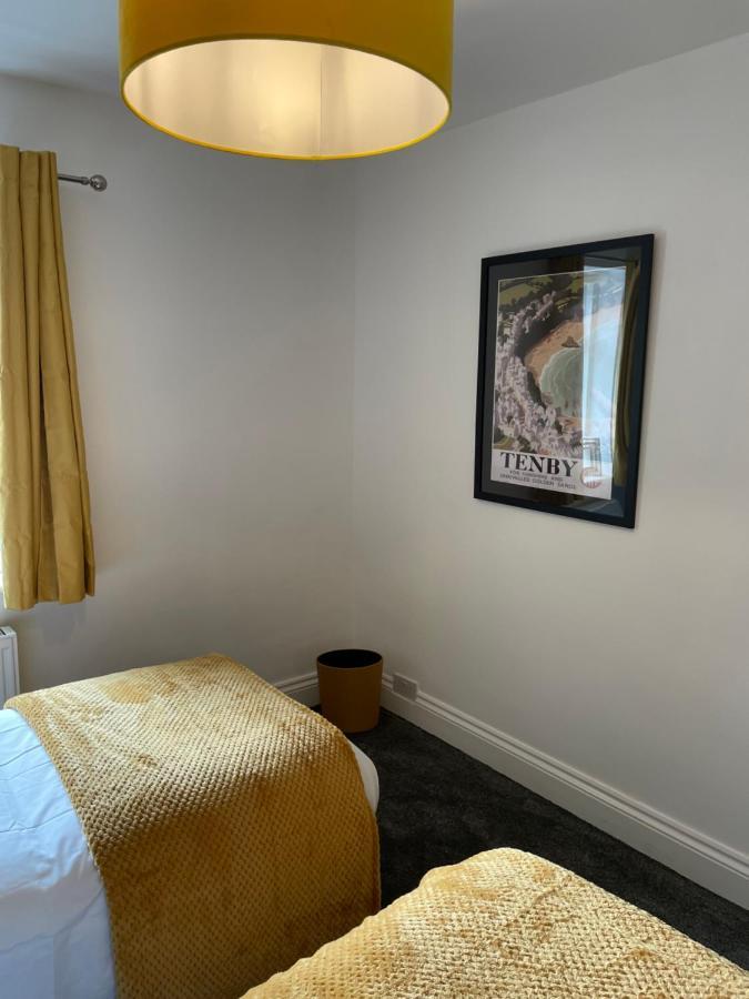 Cheerful 2 Bedroom Townhouse With Cinema Loft