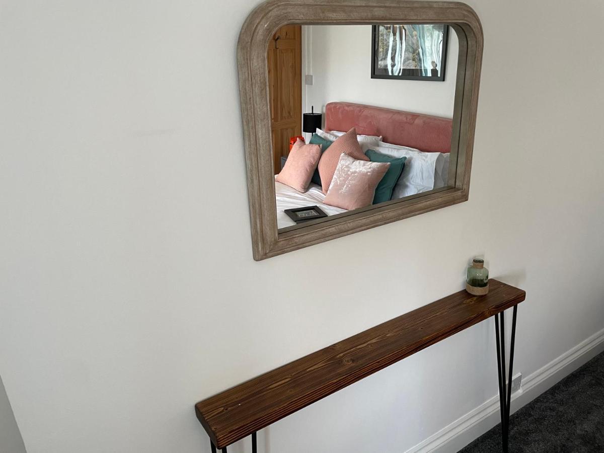Cheerful 2 Bedroom Townhouse With Cinema Loft Holiday home Pembroke Dock
