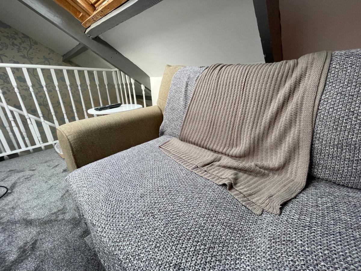 Holiday home Cheerful 2 Bedroom Townhouse With Cinema Loft