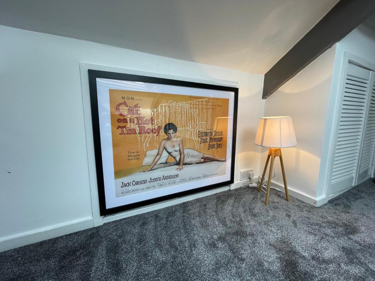Cheerful 2 Bedroom Townhouse With Cinema Loft *